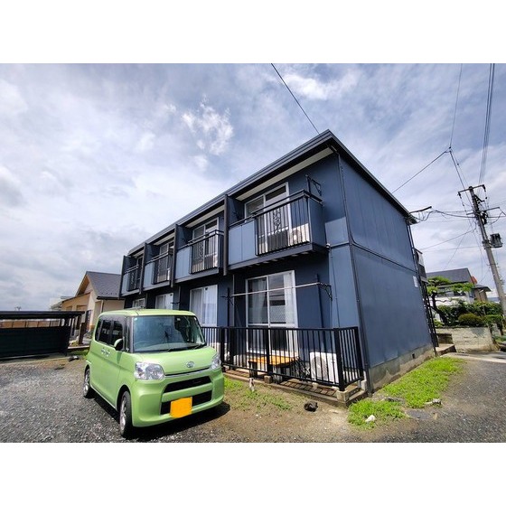 鉄骨造2階建てアパート♪無料Wi-Fi設備あり♪内装綺麗です。